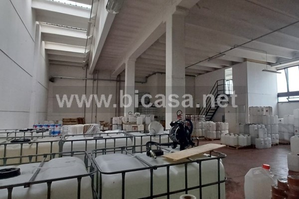 15 - capannone Pesaro (PU) CENTRO CITTA, CASE BRUCIATE 