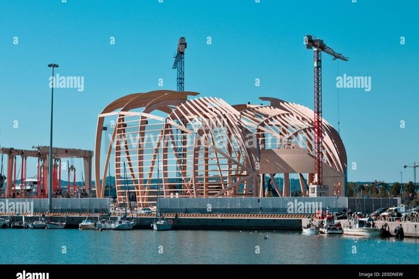 pesaro-italia-09-luglio-2020-la-struttura-in-legno-di-un-cantiere-navale-in-cost - Attico mansarda Pesaro (PU) CENTRO CITTA, CENTRO MARE 