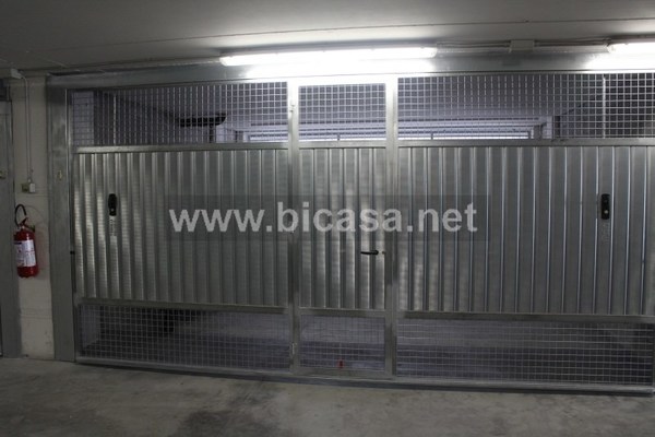 img_5316 - Garage Box auto Posto auto Pesaro (PU) CENTRO CITTA, CELLETTA 