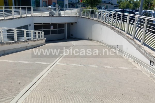 ingresso garage - copia (2) - Garage Box auto Posto auto Pesaro (PU) CENTRO CITTA, TOMBACCIA 
