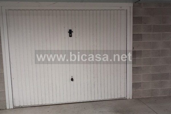 garage 1 - Garage Box auto Posto auto Pesaro (PU) CENTRO CITTA, TOMBACCIA 